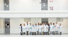 Equipe Nadine avec gants de couleur